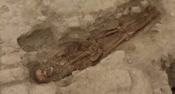 A human skeleton unearthed at Huaca Santa Rosa de Pucalá (Image credit: Edgar Bracamonte Lévano)