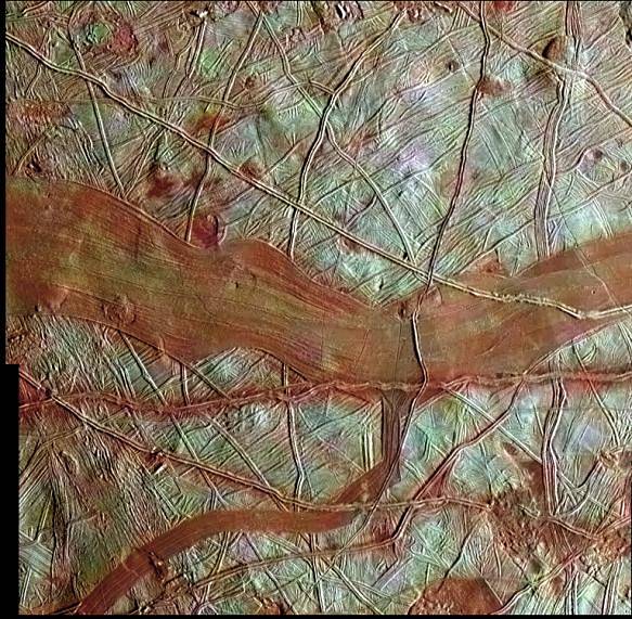 Water ice, salts and ridges on Europa. Credit: NASA/JPL-Caltech/SETI Institute