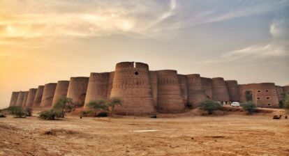 Derawar Fort is the best surviving example of the forts which used to guard desert caravan routes.